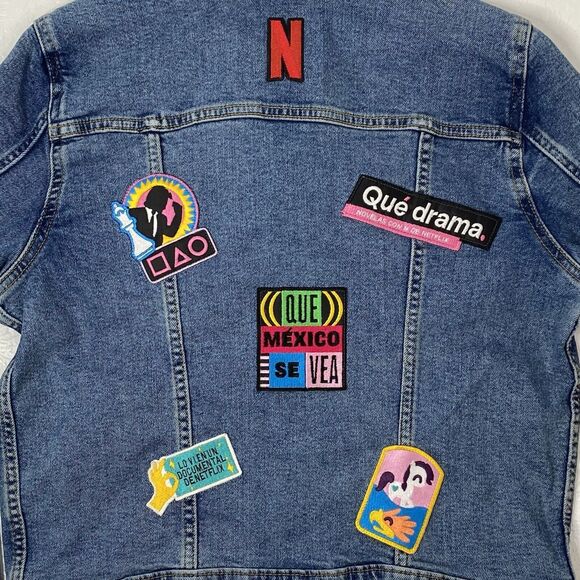 Levi's Premium Wmns M Denim Original Trucker Jacket Big E Tag w Netflix Patches - Picture 6 of 11
